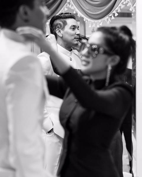 ใบเตย - ดีเจแมน สวมชุดไทยจิตรลดา-ชุดขอเฝ้า ภูมิใจที่เป็นคนไทย ใบเตย - ดีเจแมน สวมชุดไทยจิตรลดา-ชุดขอเฝ้า ภูมิใจที่เป็นคนไทย