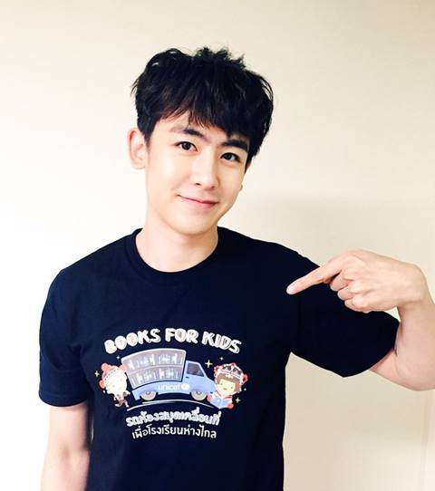 นิชคุณ เป็นหัวหน้าแก๊งแล้ว แชะภาพคู่ เตนล์-แบมแบม รวมแก๊งเด็กไทย นิชคุณ เป็นหัวหน้าแก๊งแล้ว แชะภาพคู่ เตนล์-แบมแบม รวมแก๊งเด็กไทย