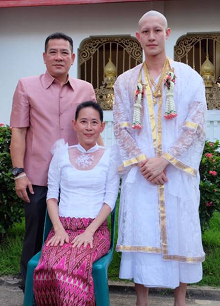 กัสเบล พีรกร ถือฤกษ์ดี บวชแทนคุณพ่อแม่ 19 วัน ได้ฉายา กัสเบล พีรกร ถือฤกษ์ดี บวชแทนคุณพ่อแม่ 19 วัน ได้ฉายา