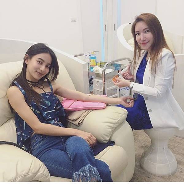 อ้าว... กรีน อัษฎาพร บอกอึ๋มขึ้นเพราะออกกำลังกาย แต่ทำไมขุดเจอรูปนี้ !? อ้าว... กรีน อัษฎาพร บอกอึ๋มขึ้นเพราะออกกำลังกาย แต่ทำไมขุดเจอรูปนี้ !?