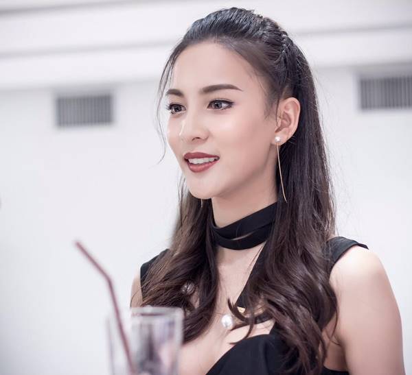 อ้าว... กรีน อัษฎาพร บอกอึ๋มขึ้นเพราะออกกำลังกาย แต่ทำไมขุดเจอรูปนี้ !? อ้าว... กรีน อัษฎาพร บอกอึ๋มขึ้นเพราะออกกำลังกาย แต่ทำไมขุดเจอรูปนี้ !?