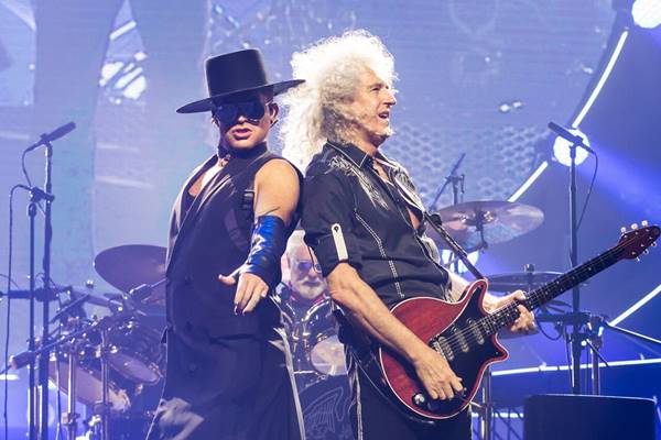 Queen + Adam Lambert ระเบิดความมันถึงใจ เปิดคอนเสิร์ตบรรเลงตำนานร็อค Queen + Adam Lambert ระเบิดความมันถึงใจ เปิดคอนเสิร์ตบรรเลงตำนานร็อค