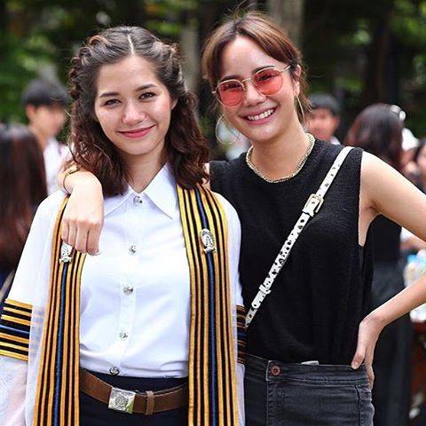 ภาพประทับใจ แอมมี่ พา น้องลัลลาเบล ไปร่วมยินดี วี วิโอเลต รับปริญญา ภาพประทับใจ แอมมี่ พา น้องลัลลาเบล ไปร่วมยินดี วี วิโอเลต รับปริญญา