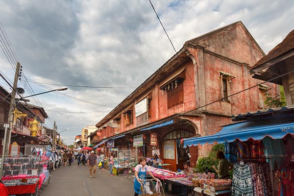 เที่ยวลำปาง กาดกองต้า
