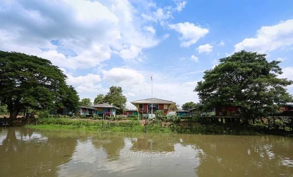 ตลาดลาดชะโด ตลาดลาดชะโด