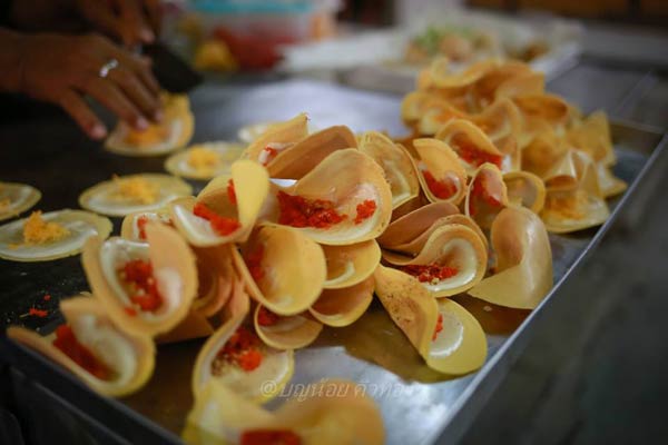 ตลาดลาดชะโด ตลาดลาดชะโด