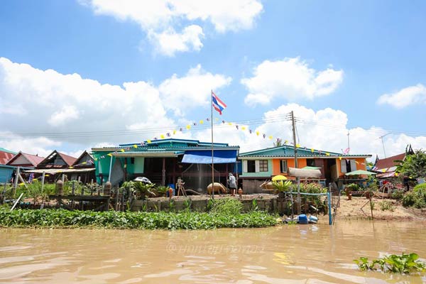 ตลาดลาดชะโด ตลาดลาดชะโด