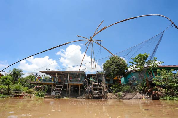 ตลาดลาดชะโด ตลาดลาดชะโด