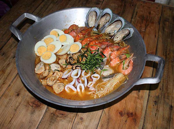 ของอร่อยตลาดนัดเรือบิน ของอร่อยตลาดนัดเรือบิน
