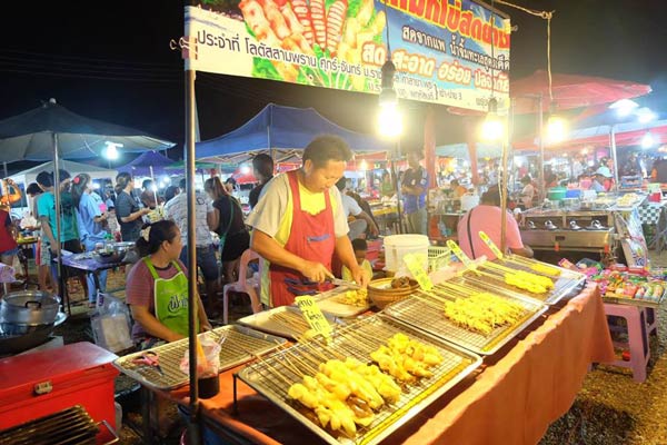 ตลาดนัดเครื่องบิน นครปฐม ตลาดนัดเครื่องบิน นครปฐม