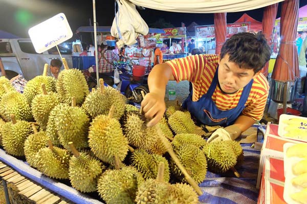 ตลาดนัดเครื่องบิน นครปฐม ตลาดนัดเครื่องบิน นครปฐม