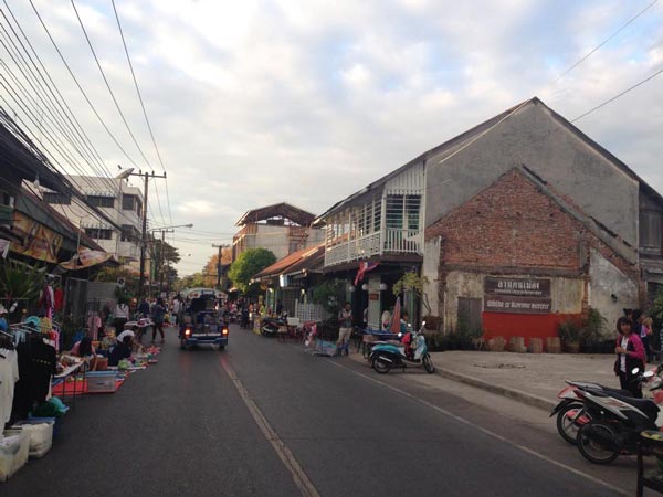 ถนนคนเดิน ถนนคนเดิน