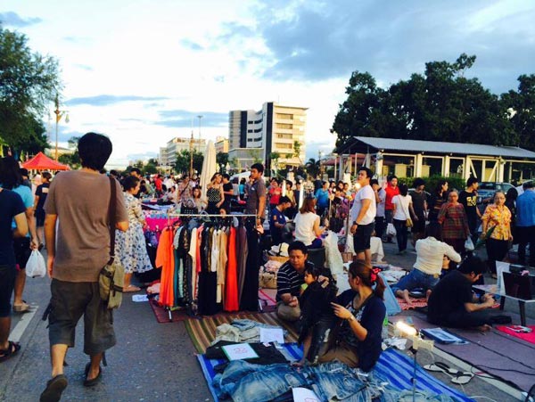 ถนนคนเดิน ถนนคนเดิน