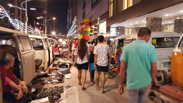 ตลาดนัดกลางคืน กรุงเทพฯ ตลาดนัดกลางคืน กรุงเทพฯ