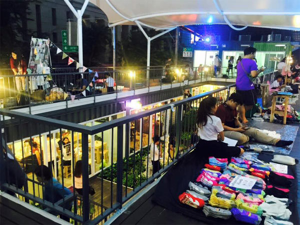 ตลาดนัดกลางคืน กรุงเทพฯ ตลาดนัดกลางคืน กรุงเทพฯ
