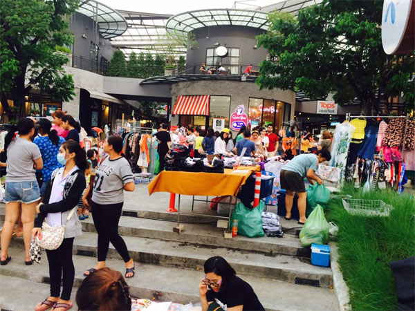 ตลาดนัดกลางคืน กรุงเทพฯ ตลาดนัดกลางคืน กรุงเทพฯ