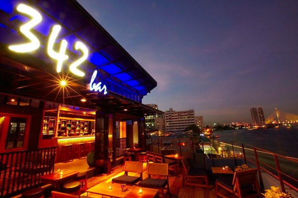 ร้านอาหารริมน้ำ ร้านอาหารริมน้ำ