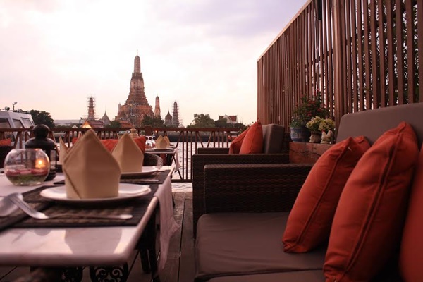 ร้านอาหารริมน้ำ ร้านอาหารริมน้ำ