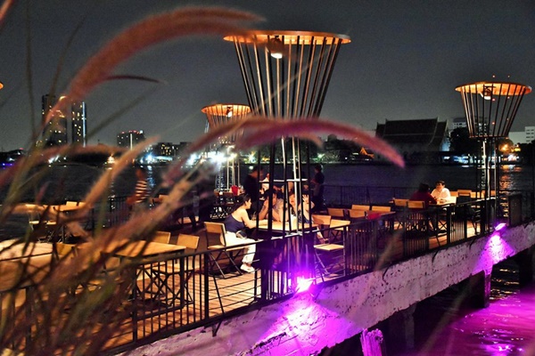 ร้านอาหารริมน้ำ ร้านอาหารริมน้ำ