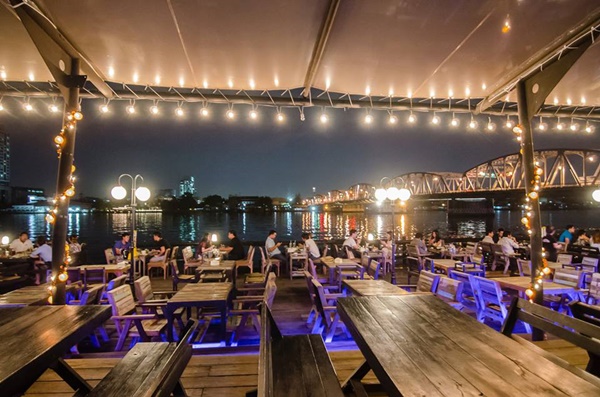 ร้านอาหารริมน้ำ ร้านอาหารริมน้ำ