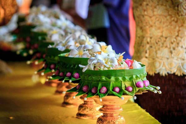 ประเพณียายดอกไม้ สิงห์บุรี ประเพณียายดอกไม้ สิงห์บุรี