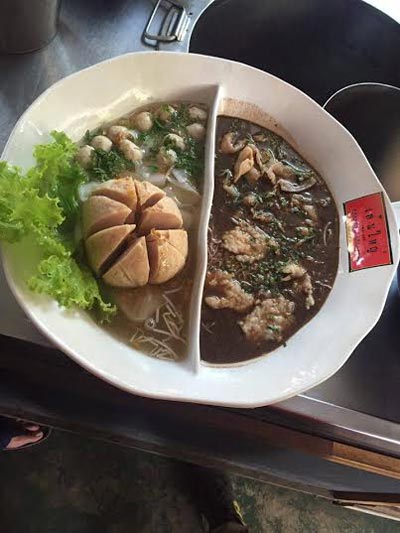ร้านก๋วยเตี๋ยวชามยักษ์ ร้านก๋วยเตี๋ยวชามยักษ์