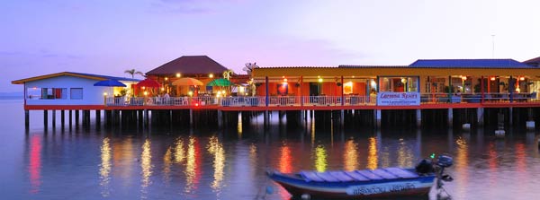 ร้านอาหารและคาเฟ่เกาะล้าน ร้านอาหารและคาเฟ่เกาะล้าน