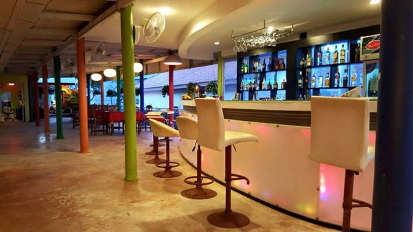 ร้านอาหารและคาเฟ่เกาะล้าน ร้านอาหารและคาเฟ่เกาะล้าน