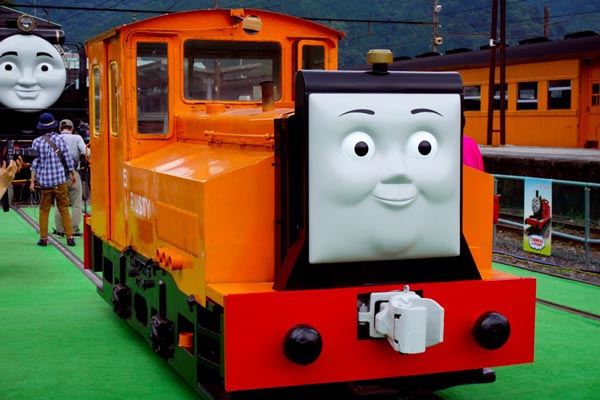 รถไฟโทมัสและเพื่อน รถไฟโทมัสและเพื่อน