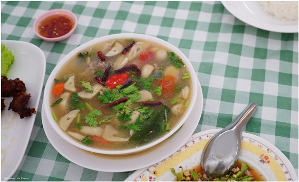ทะเลบัวแดงโคราช ทะเลบัวแดงโคราช