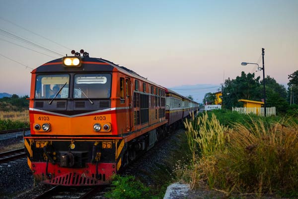 นั่งรถไฟเที่ยว นั่งรถไฟเที่ยว