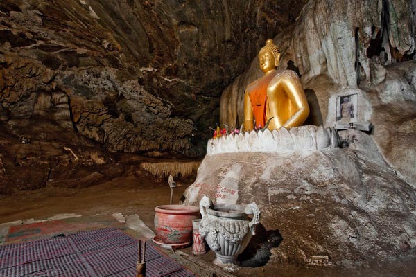 ถ้ำพุหวาย อุทัยธานี ถ้ำพุหวาย อุทัยธานี