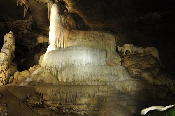 ถ้ำพุหวาย อุทัยธานี ถ้ำพุหวาย อุทัยธานี