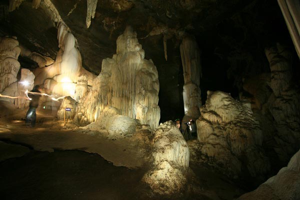 ถ้ำพุหวาย อุทัยธานี ถ้ำพุหวาย อุทัยธานี