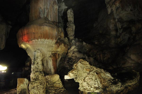 ถ้ำพุหวาย อุทัยธานี ถ้ำพุหวาย อุทัยธานี