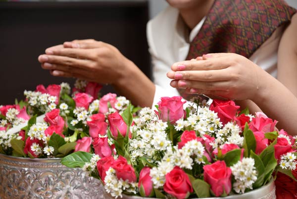 พานรับน้ำสังข์ พานรับน้ำสังข์