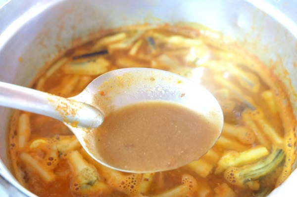 แกงเหลืองไหลบัวกุ้ง แกงเหลืองไหลบัวกุ้ง