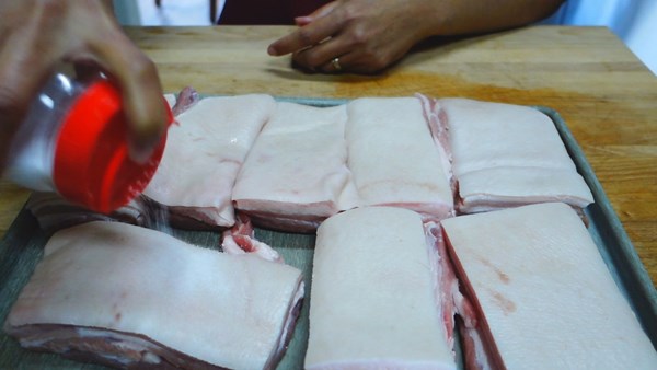 หมูกรอบอบ หมูกรอบอบ