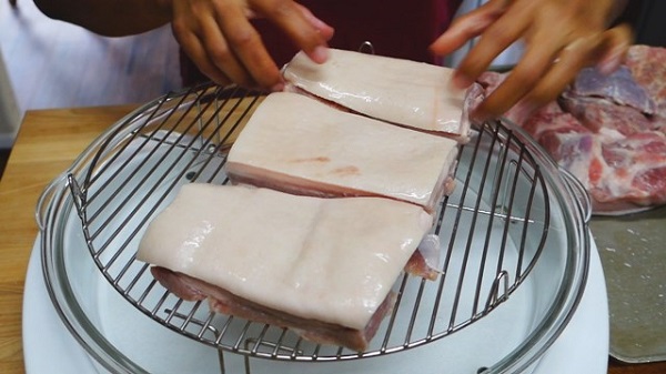 หมูกรอบอบ หมูกรอบอบ