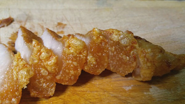 หมูกรอบทอดน้ำปลา หมูกรอบทอดน้ำปลา
