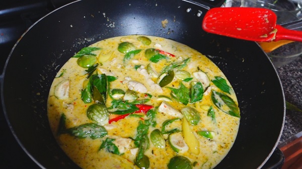 แกงเขียวหวานไก่ แกงเขียวหวานไก่