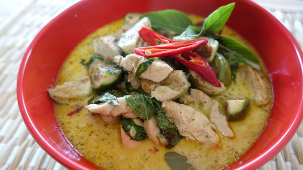 แกงเขียวหวานไก่ แกงเขียวหวานไก่