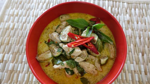 แกงเขียวหวานไก่ แกงเขียวหวานไก่