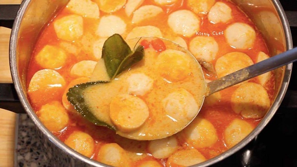 ขนมจีนน้ำยาไก่กะทิ ขนมจีนน้ำยาไก่กะทิ