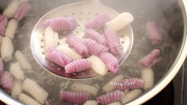 ครองแครงกะทิสดสีม่วง ครองแครงกะทิสดสีม่วง