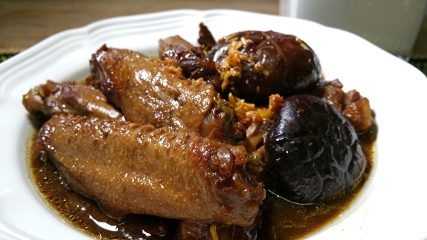 ปีกเป็ดตุ๋นเห็ดหอม ปีกเป็ดตุ๋นเห็ดหอม