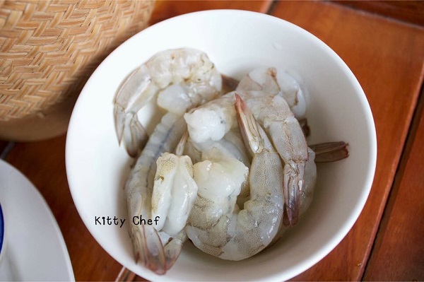 ดอกขจรผัดน้ำมันหอย ดอกขจรผัดน้ำมันหอย