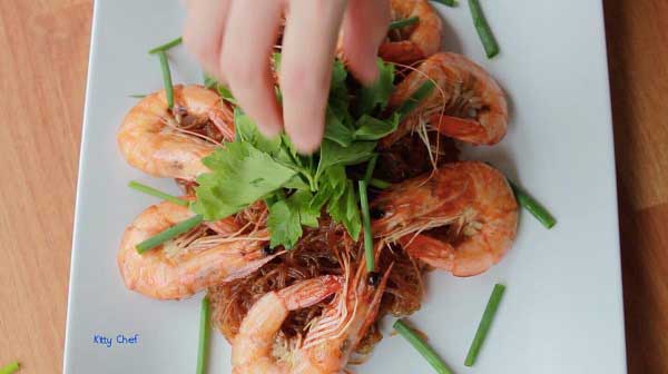 กุ้งอบวุ้นเส้นหม้อหุงข้าว กุ้งอบวุ้นเส้นหม้อหุงข้าว