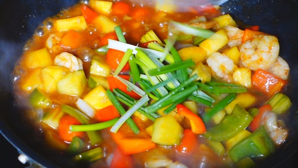 ผัดเปรี้ยวหวานกุ้ง ผัดเปรี้ยวหวานกุ้ง