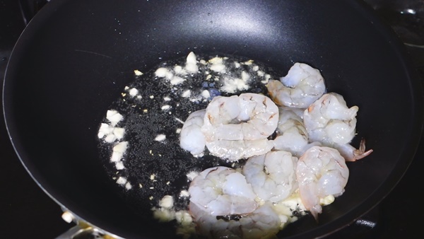 ผัดเปรี้ยวหวานกุ้ง ผัดเปรี้ยวหวานกุ้ง